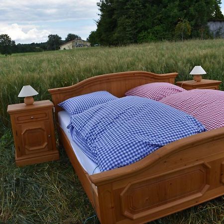 فندق Finningفي  Open Air, Bett Im Kornfeld المظهر الخارجي الصورة